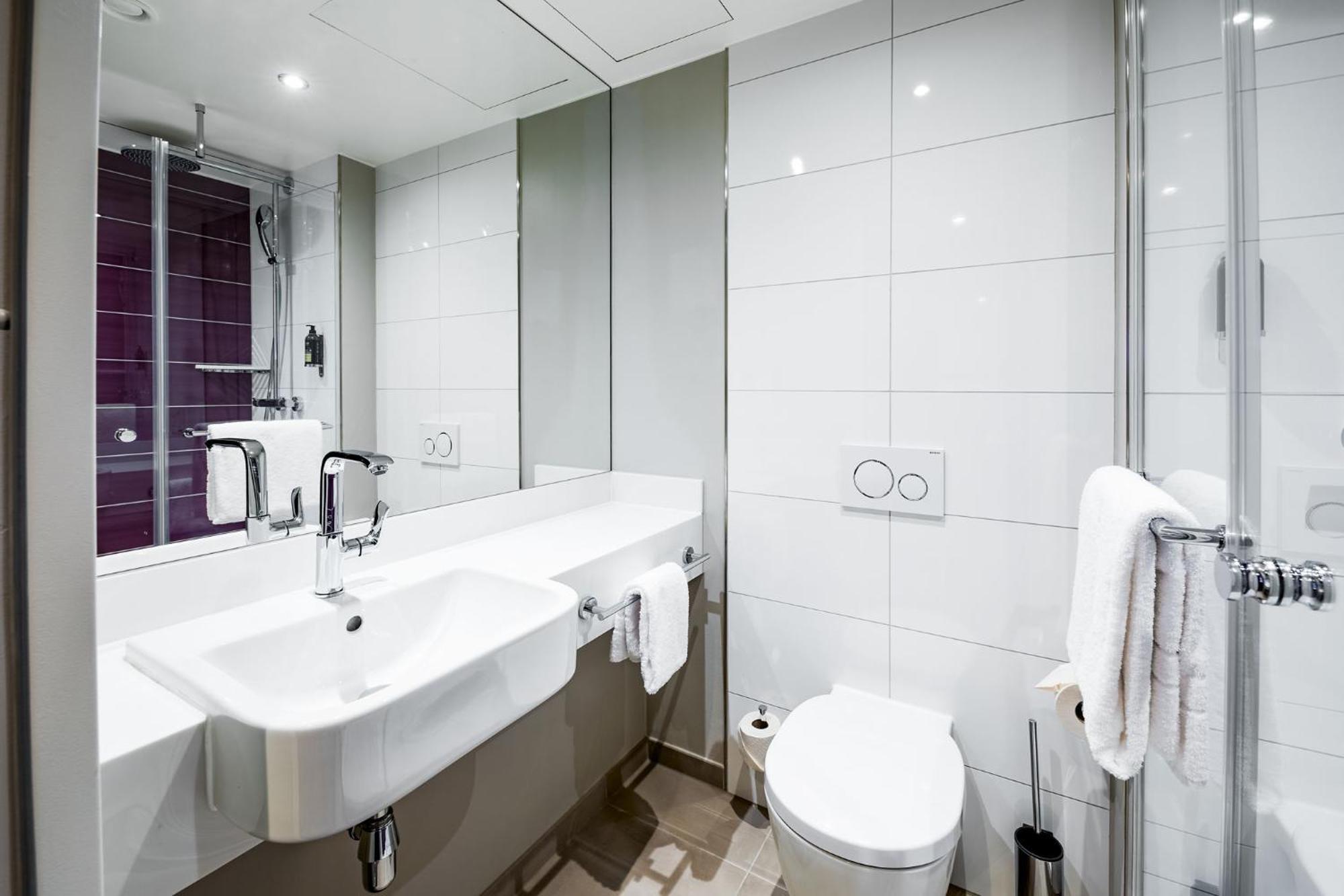 Premier Inn Stuttgart City Europaviertel Exterior photo
