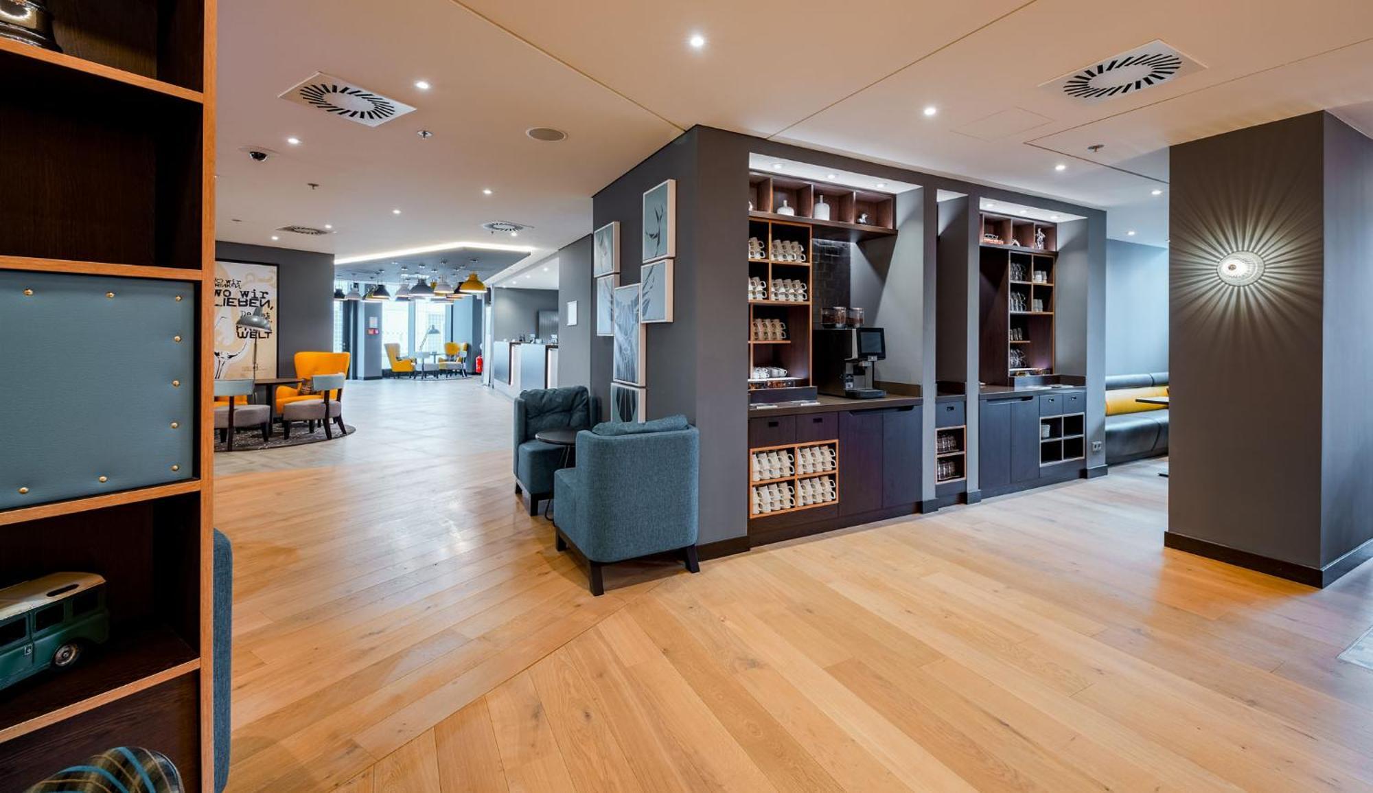 Premier Inn Stuttgart City Europaviertel Exterior photo